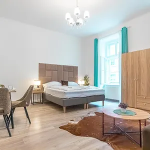 https://elegant-1br-apt-great-for-long-stays.vienna-besthotels.com